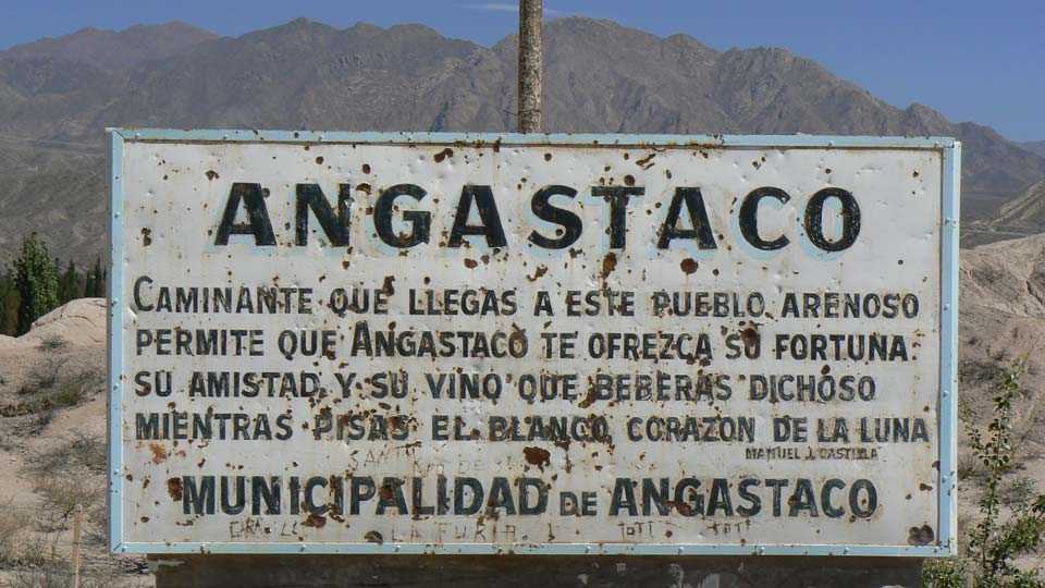 Angastaco-Cartel de bienvenida
